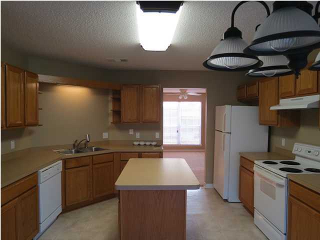 WESTVIEW ESTATES PH 5 - Residential Lease