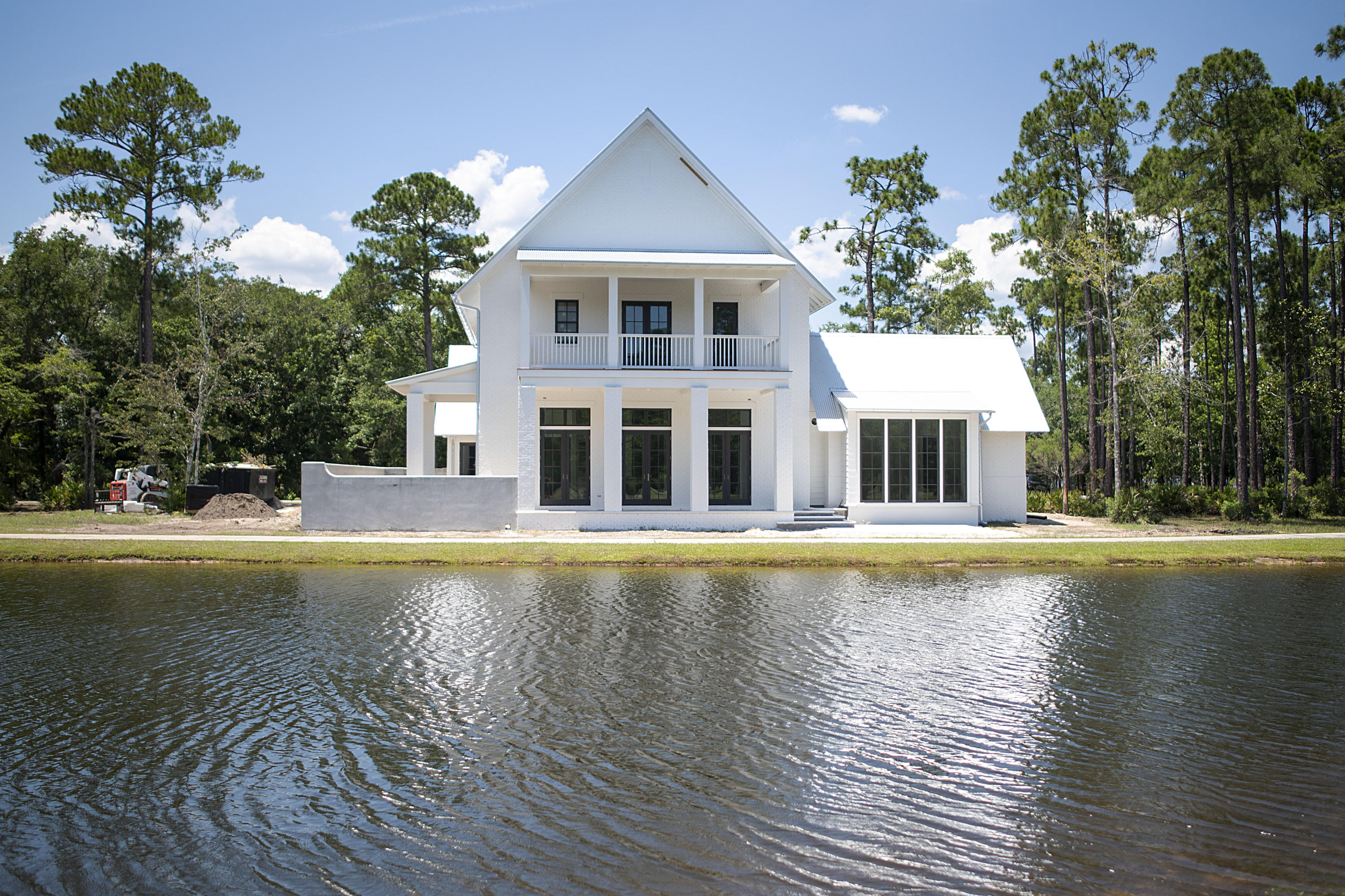 CHURCHILL OAKS - Residential