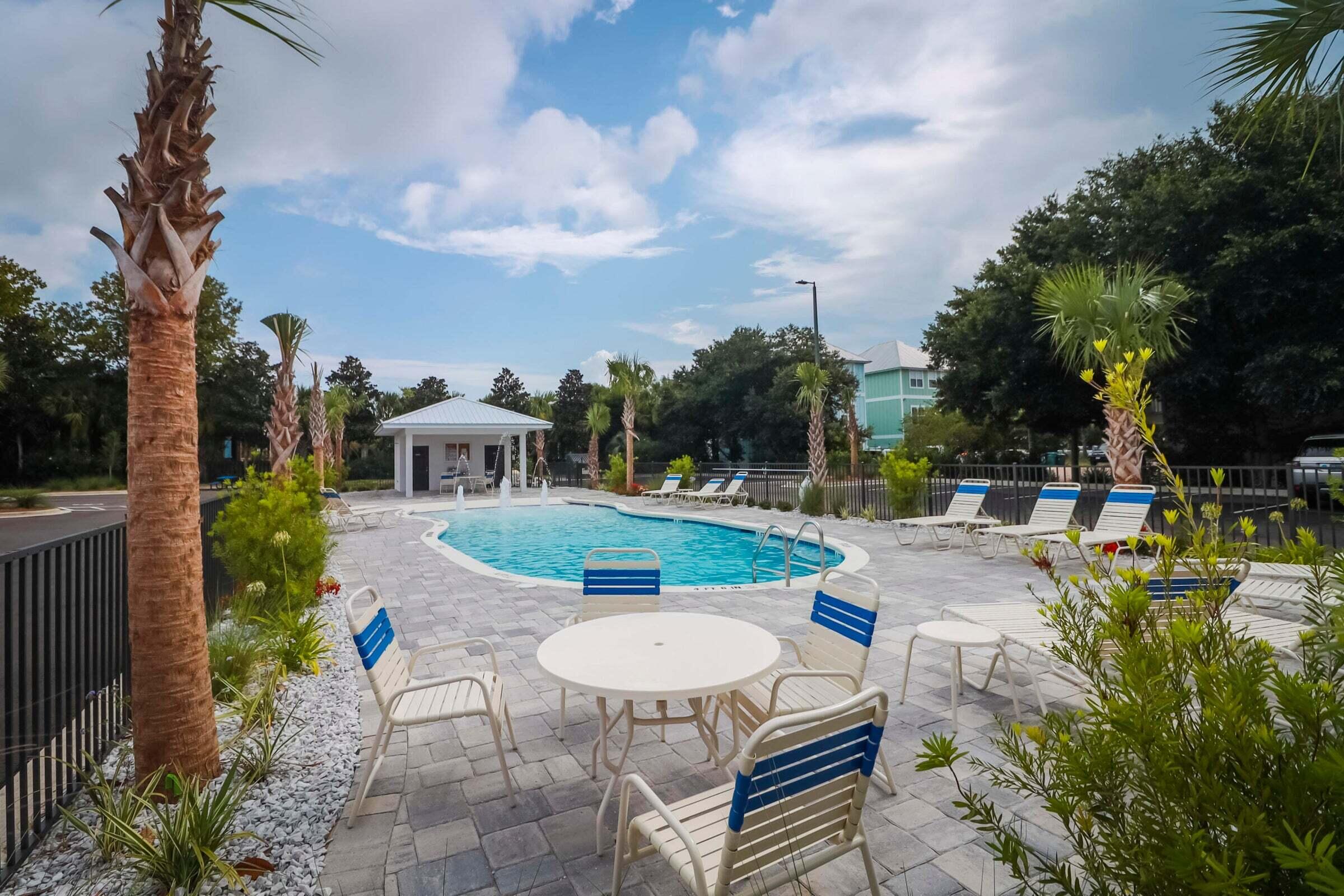 HIDDEN LAKES Condominiums - Residential Lease