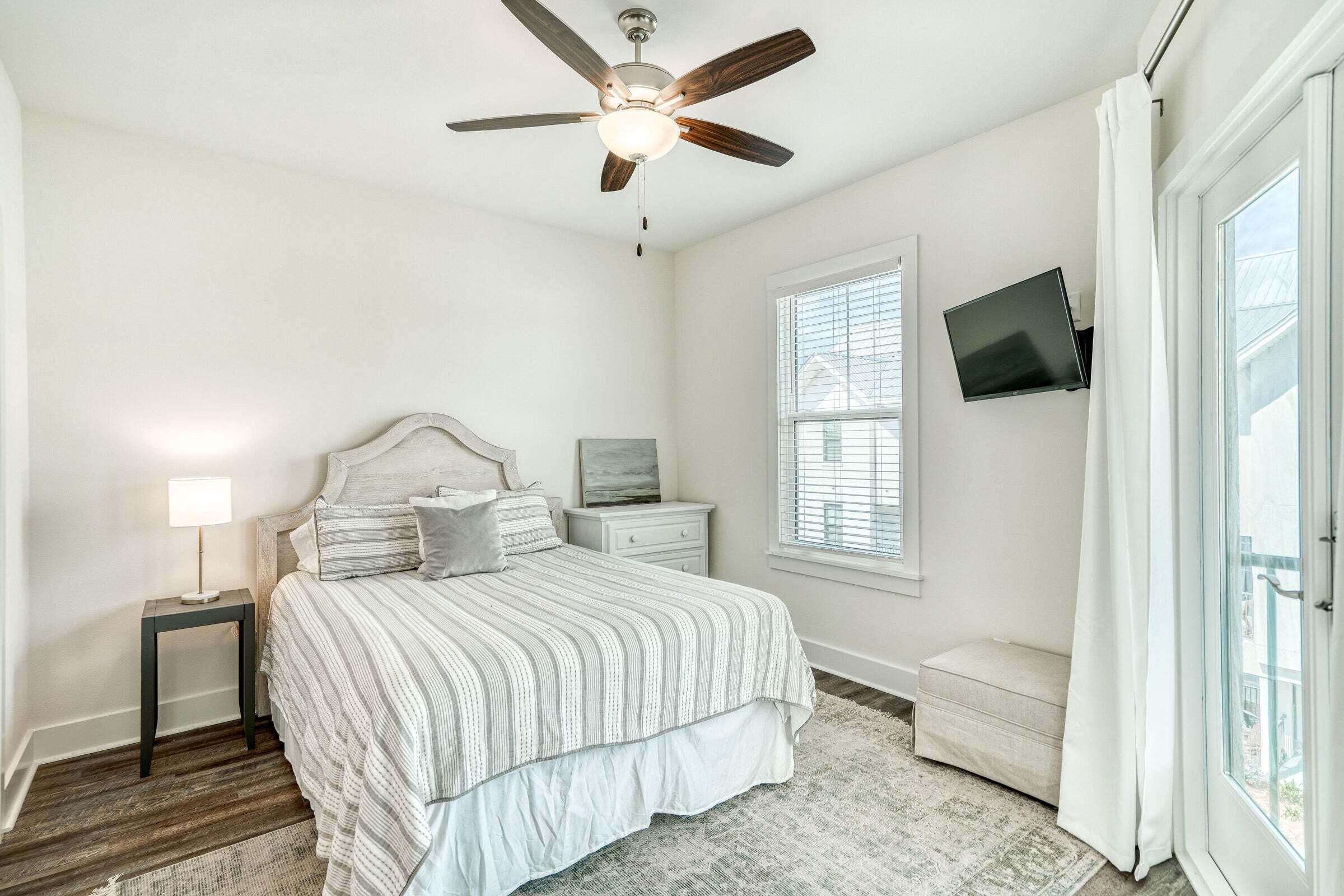 HIDDEN LAKES Condominiums - Residential Lease