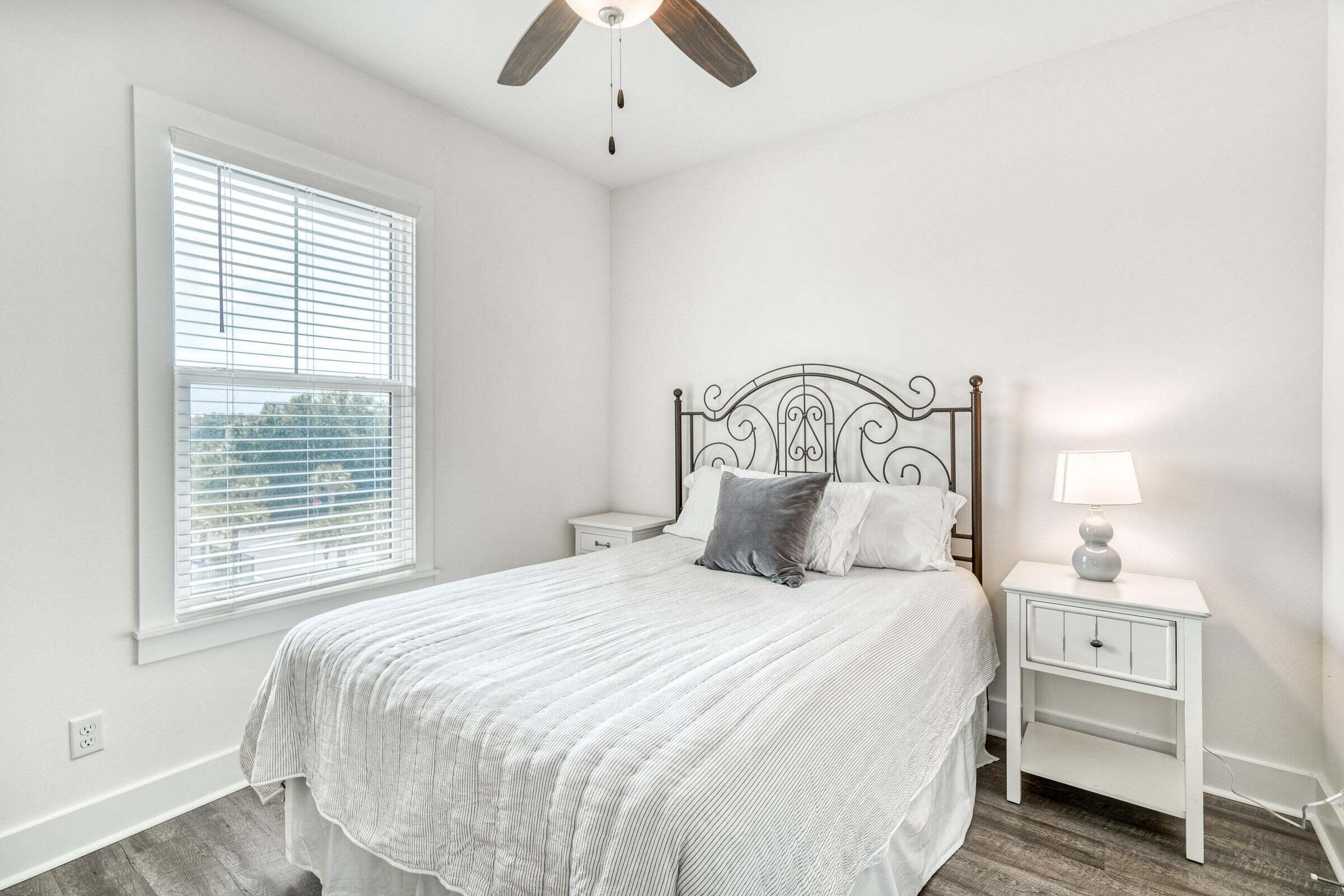 HIDDEN LAKES Condominiums - Residential Lease