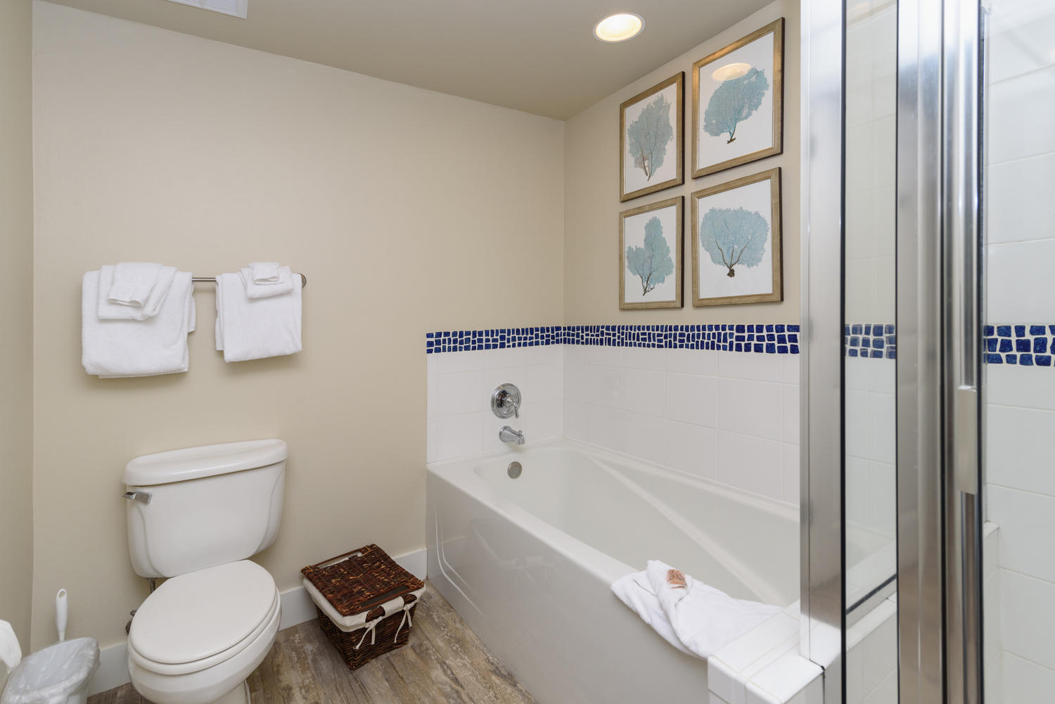MARKET STREET INN - Residential Lease