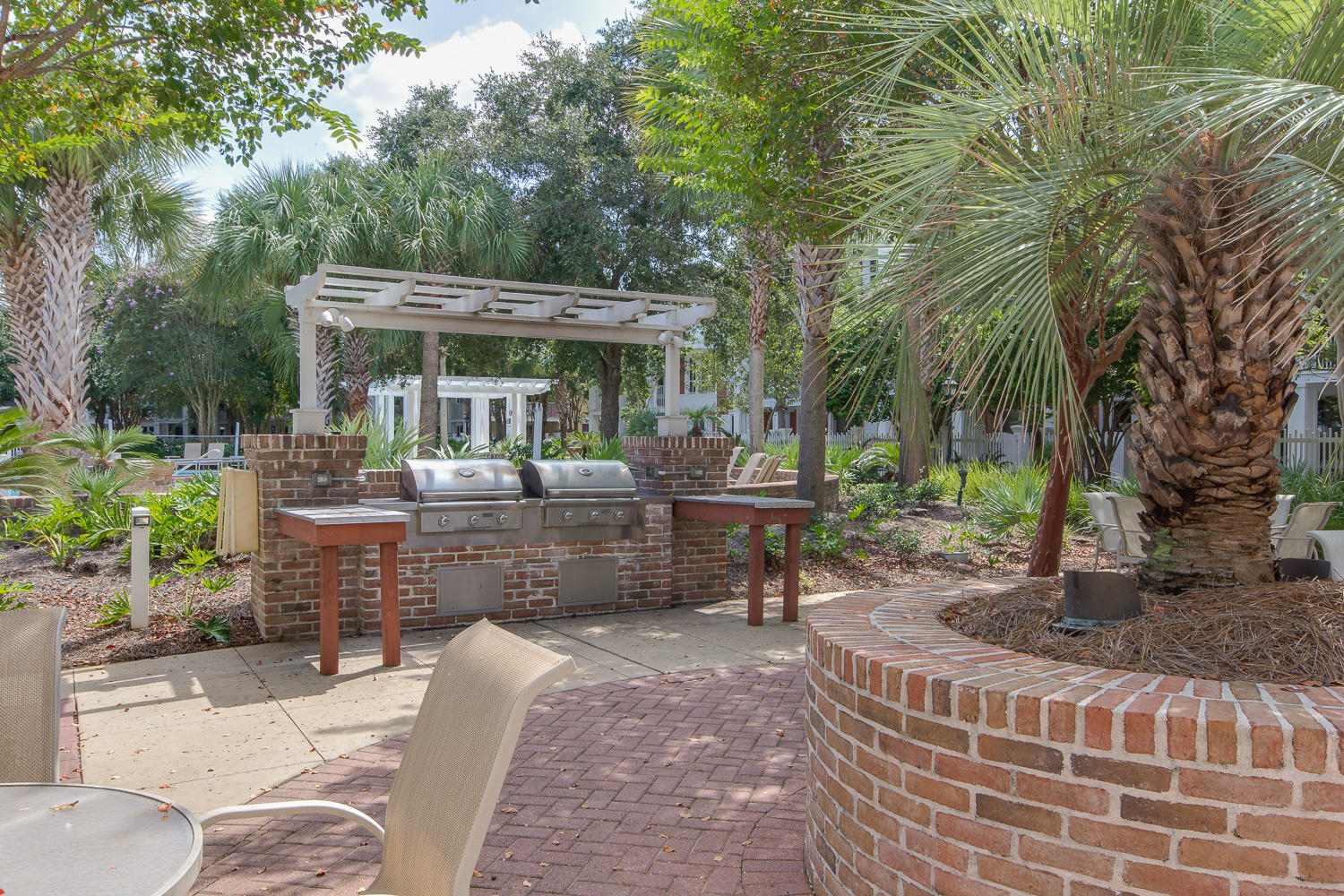 MARKET STREET INN - Residential Lease