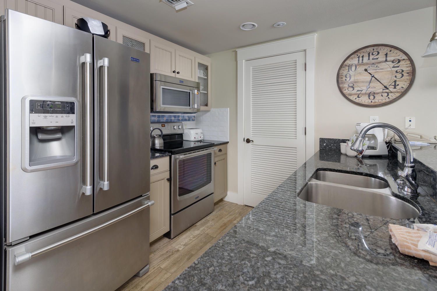 MARKET STREET INN - Residential Lease
