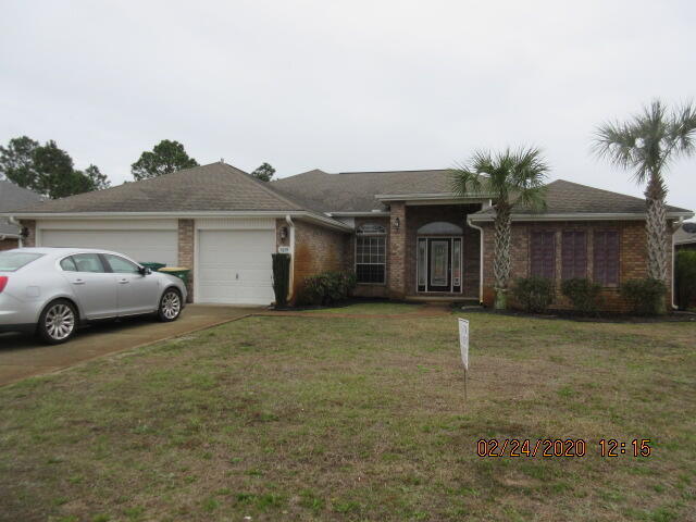 Welcome to this stunning 4-bedroom, 3-bathroom home located in Navarre. This spacious house features a luxurious garden tub, perfect for relaxing after a long day. The walk-in closets provide ample storage space for all your belongings. The marble shower adds a touch of elegance to the bathroom. With plenty of room for everyone, this home is perfect for those looking for comfort and style. Don't miss out on the opportunity to make this house your new home.