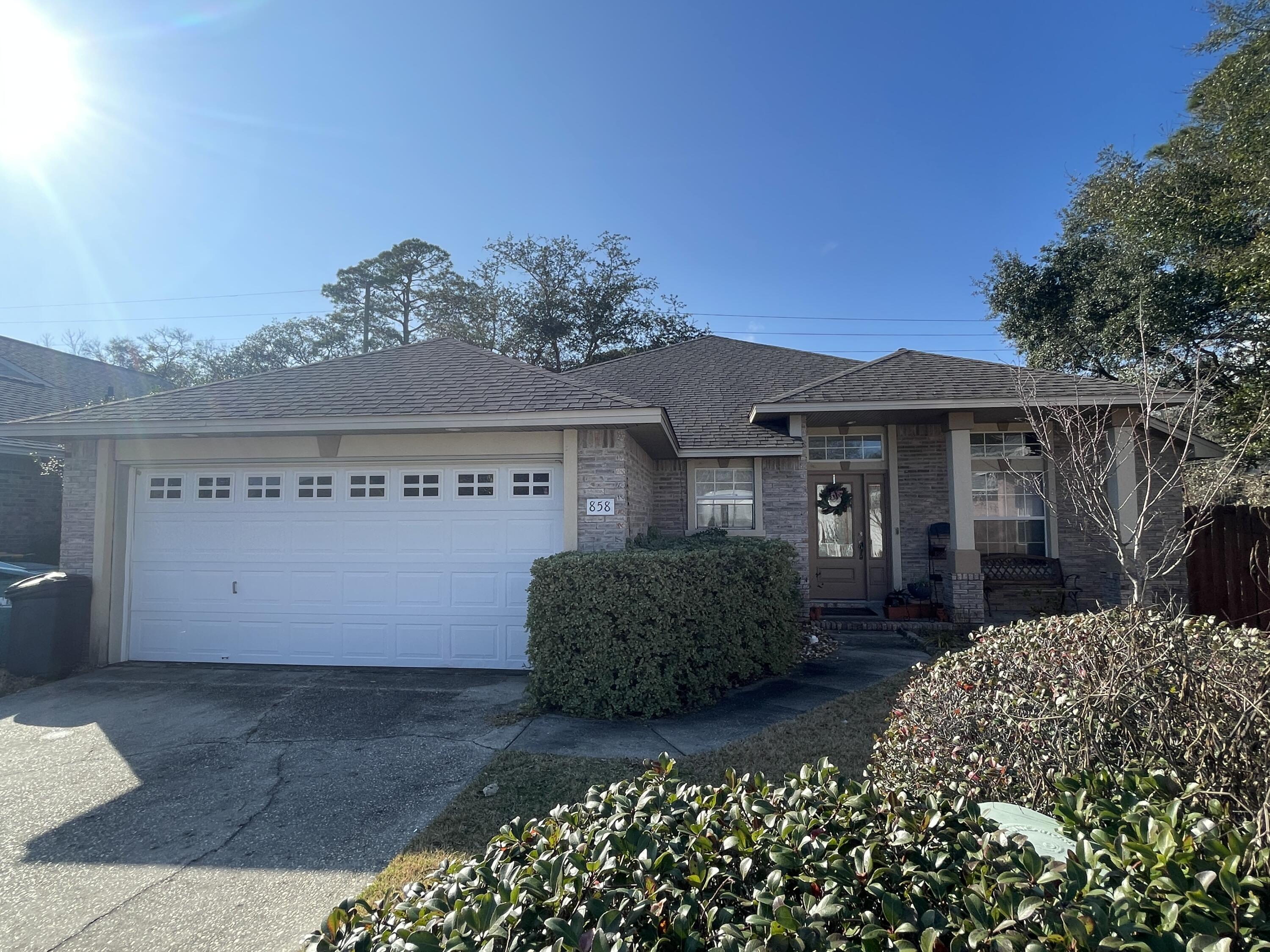 SHALIMAR OAKS - Residential Lease