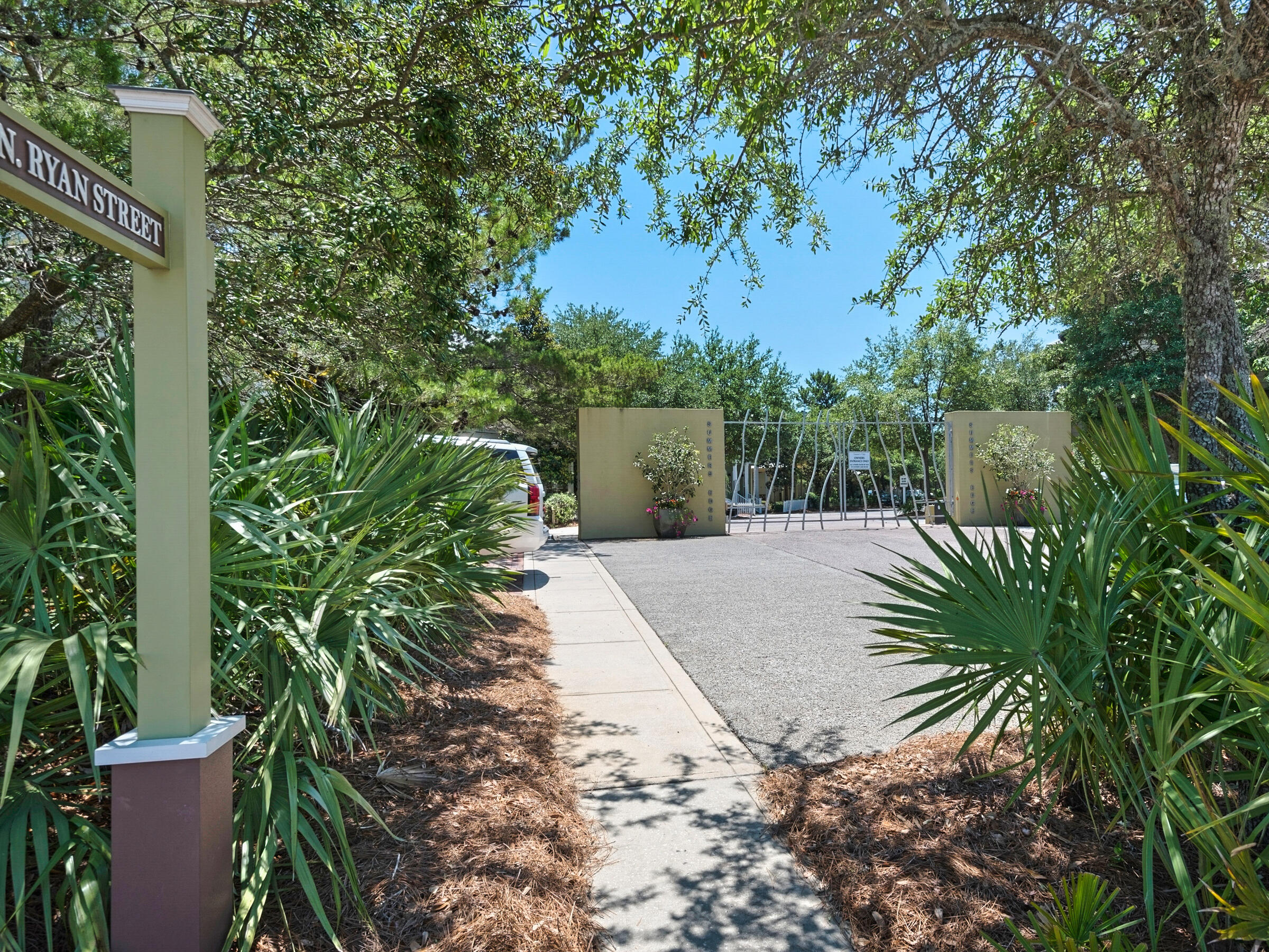 SUMMER'S EDGE - Residential