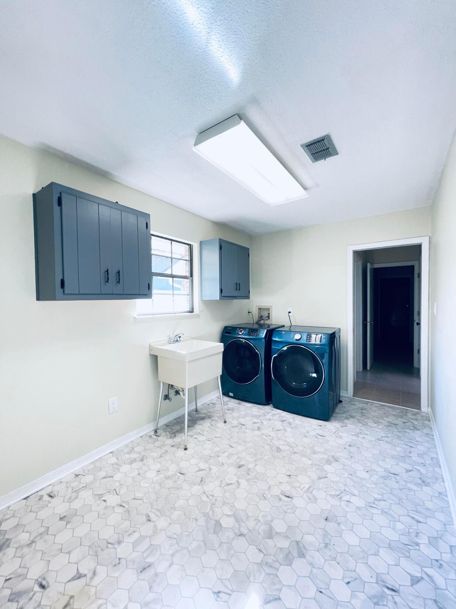 LAKE LORRAINE ESTATES 1 - Residential Lease