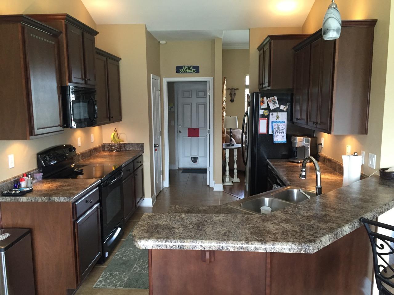 ROLLING RIDGE ESTATES - Residential Lease