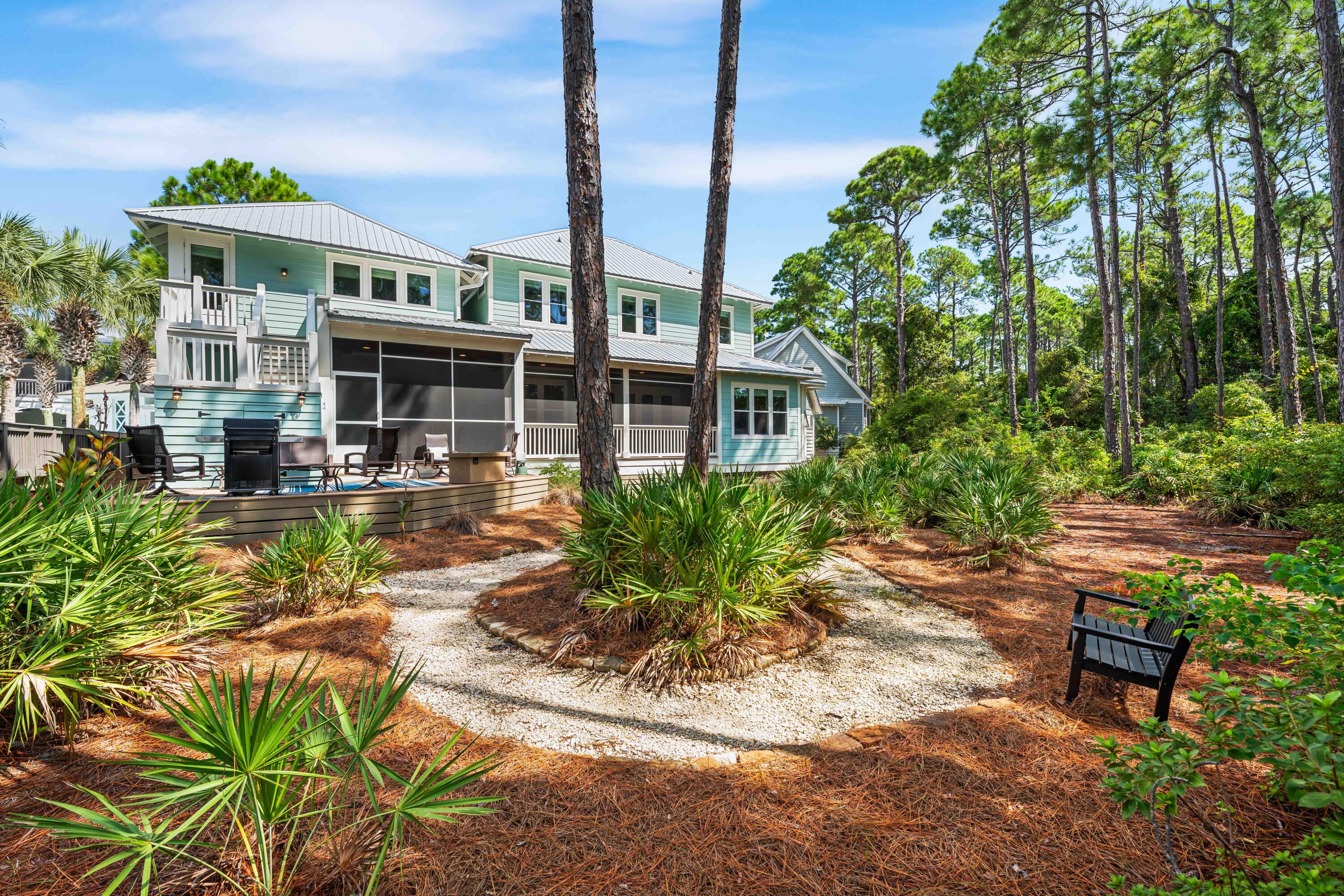 COTTAGES AT EASTERN LAKE - Residential