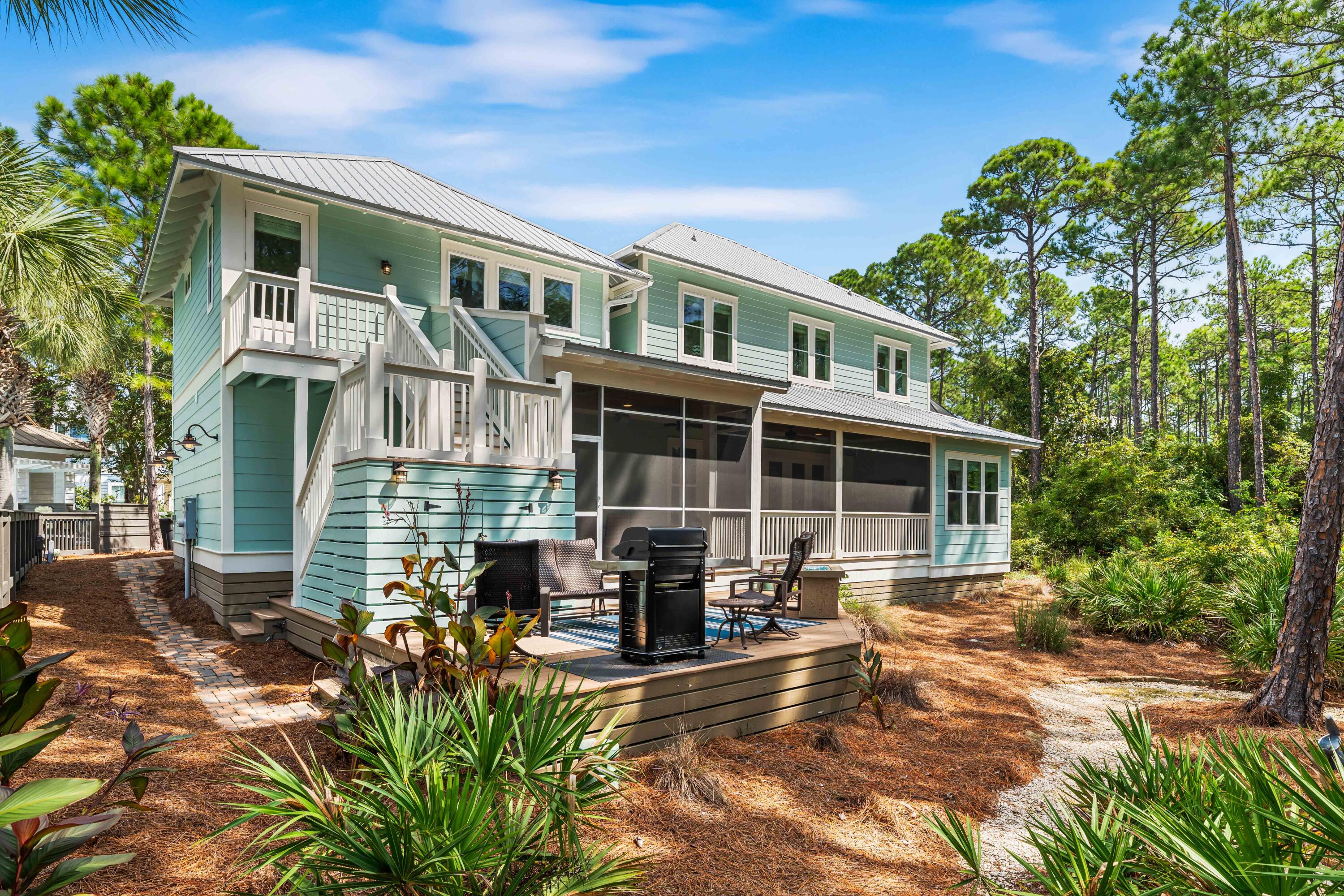 COTTAGES AT EASTERN LAKE - Residential