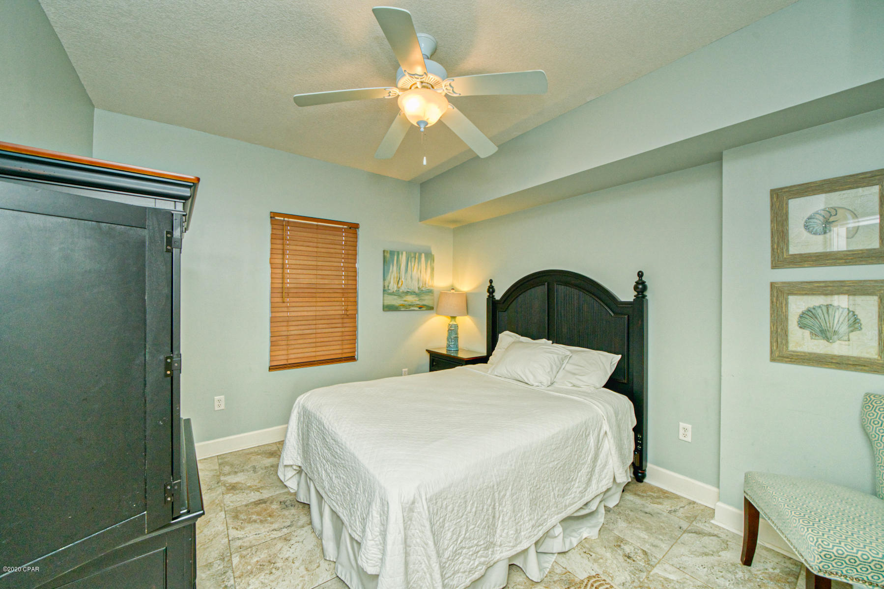 SUNRISE BEACH - Residential