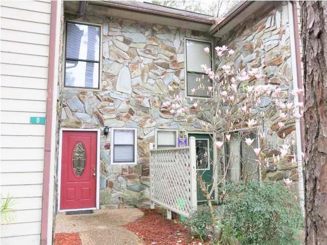Townhome is conveniently located near military bases, hospital, YMCA, shopping & restaurants. Well maintained unit. Large kitchen with good cabinet & counter space plus a pantry. Plenty of storage space throughout with coat closet, under stair storage and 2 closets in the master bedroom. Pets will be allowed with approval and a $400 non-refundable pet fee.