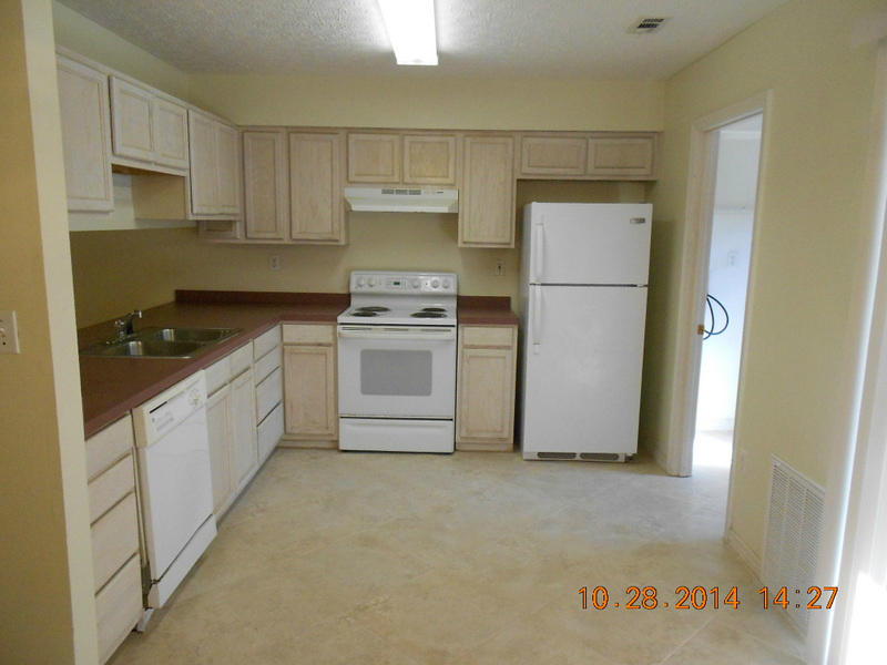 CHATELAINE ESTATES S/D - Residential Lease