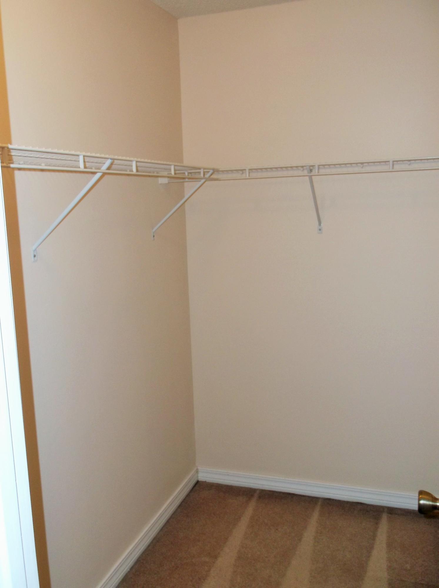 SHANYN TAYLOR OAKS - Residential Lease