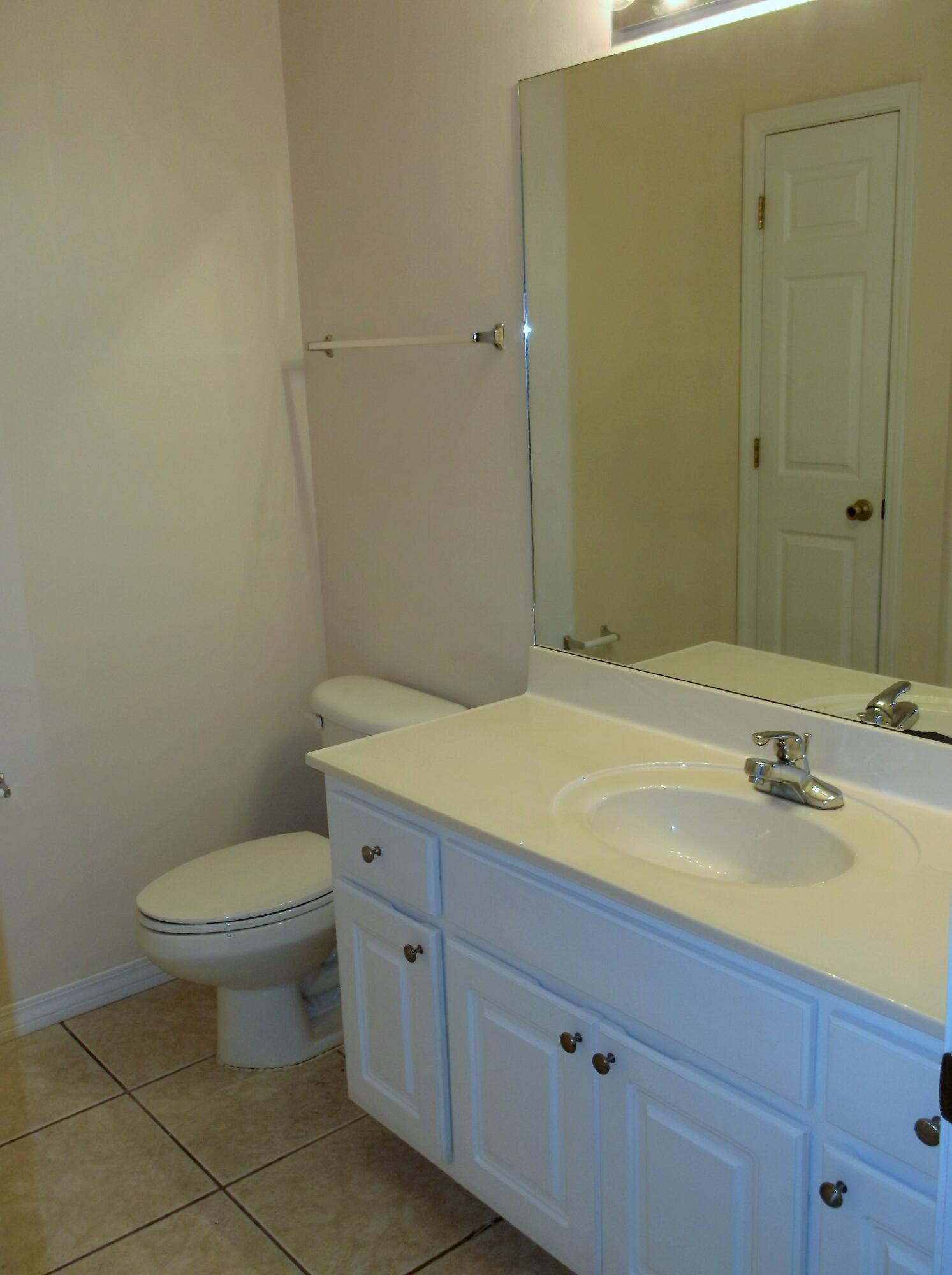 SHANYN TAYLOR OAKS - Residential Lease