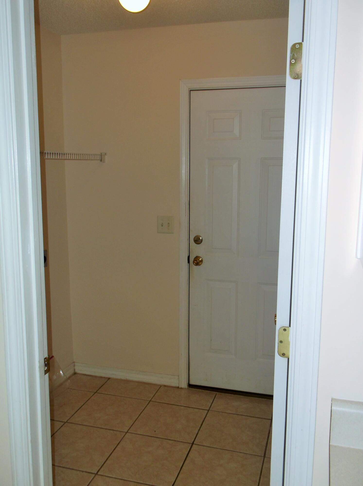 SHANYN TAYLOR OAKS - Residential Lease