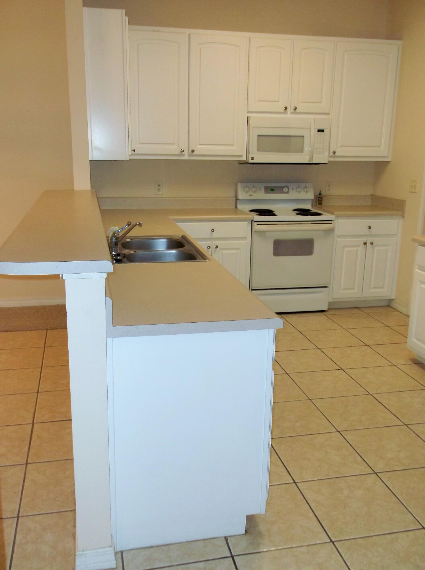SHANYN TAYLOR OAKS - Residential Lease