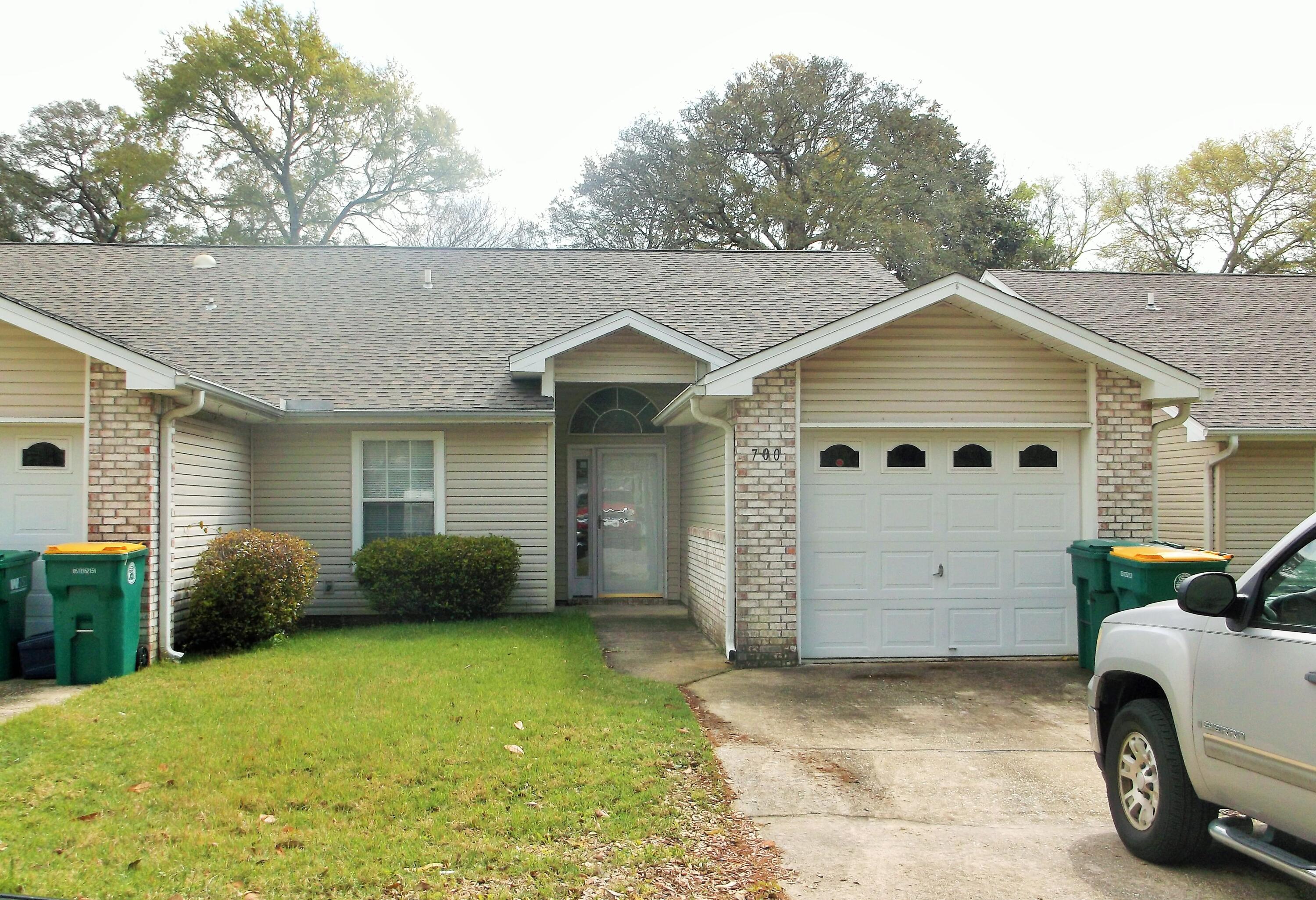 SHANYN TAYLOR OAKS - Residential Lease