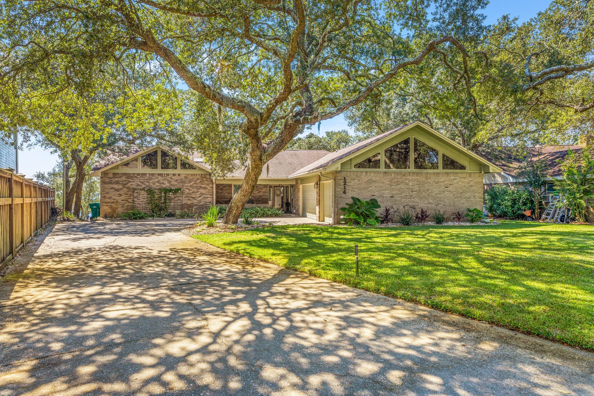 North Lake Pippin - Residential Lease