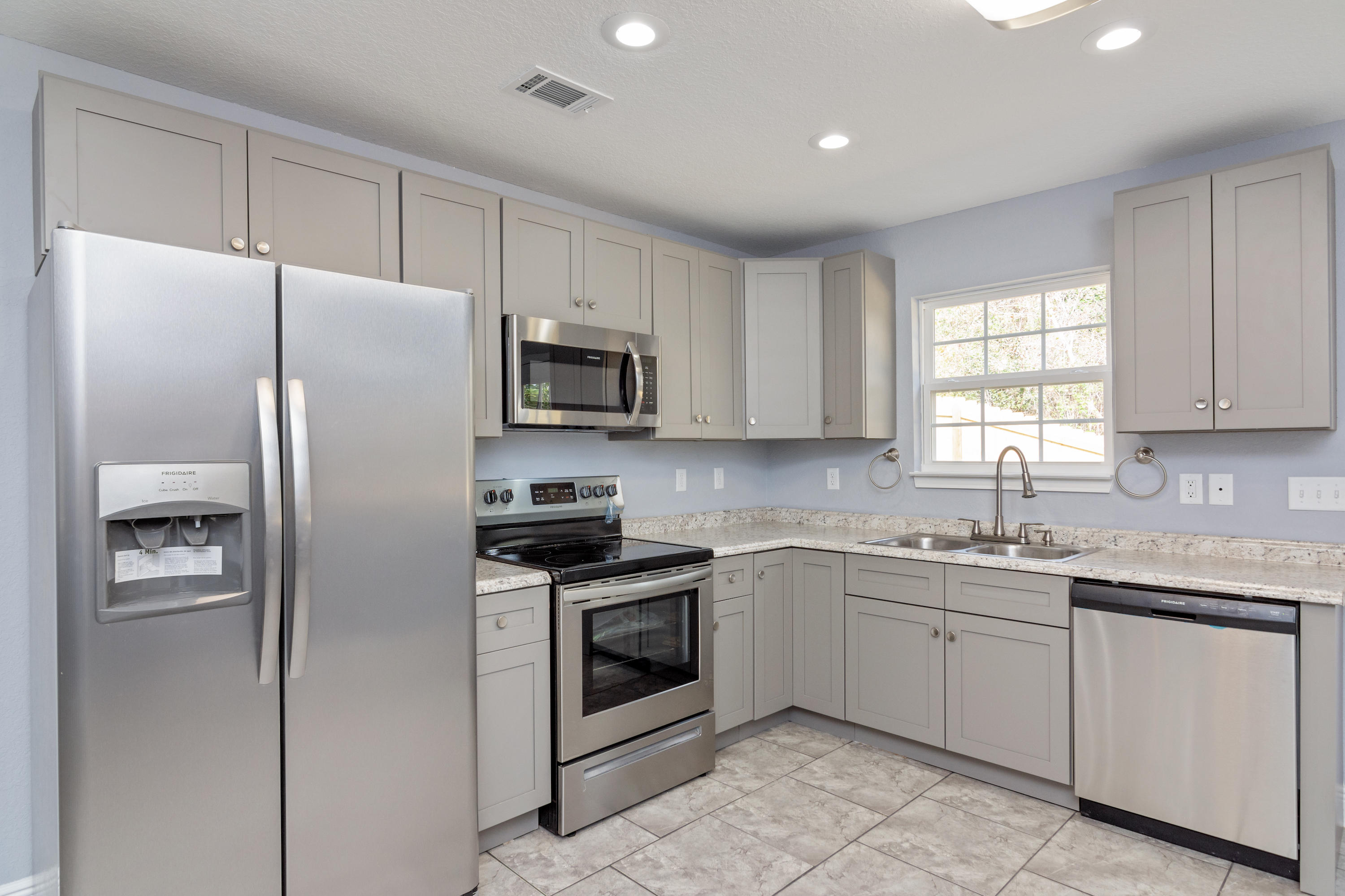 WESTVIEW EST PH IV - Residential