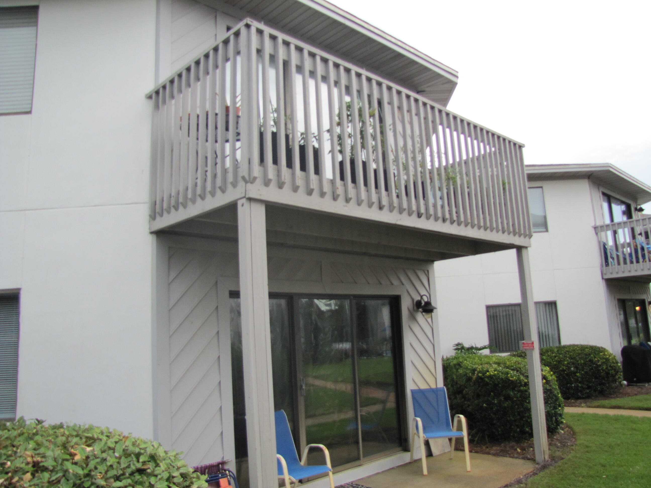 CRYSTAL VILLAGE II CONDO PH 1 - Residential