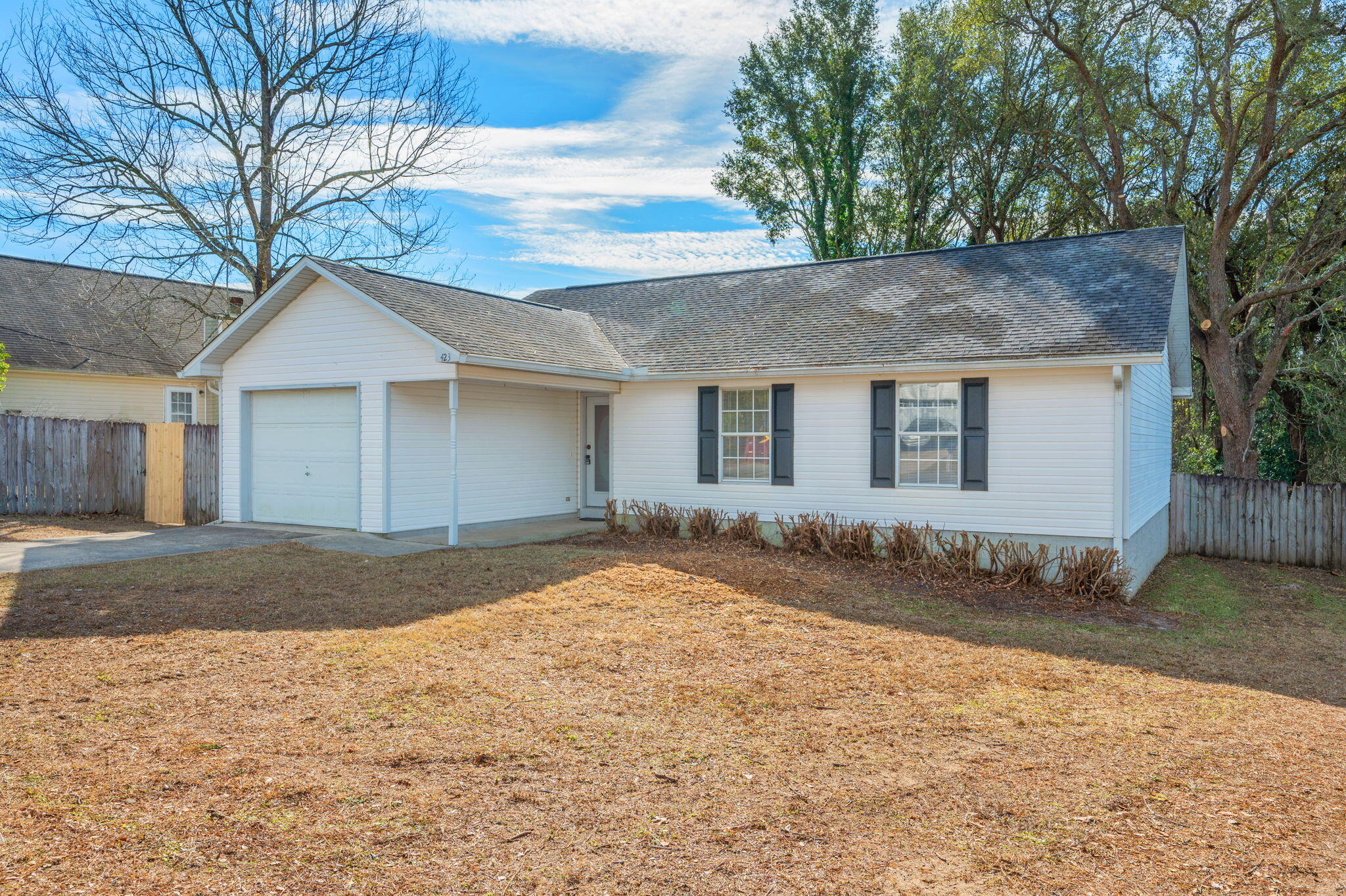 Spacious 3 Bedroom / 2 Bathroom Home - Southview Estates Phase II, Crestview
Welcome home to this well-maintained 3 bedroom, 2 bathroom rental located in the desirable Southview Estates Phase II of Crestview. Nestled in a quiet and established neighborhood, this home offers a peaceful setting while still being conveniently close to shopping, schools, and everyday amenities.
 The home features a comfortable and functional floor plan with a spacious living area that flows nicely into the kitchen and dining space, making it ideal for both relaxing and entertaining. The primary bedroom includes a private bathroom, while the additional bedrooms provide ample space for family, guests, or a home office.
Enjoy the calm atmosphere of this community a perfect place to unwind.