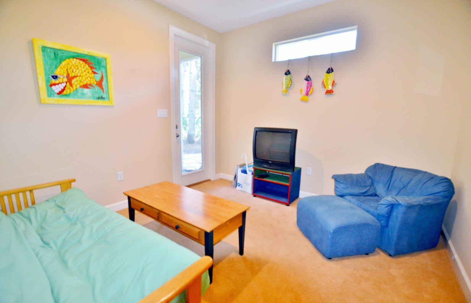 CRYSTAL LAKE - Residential Lease