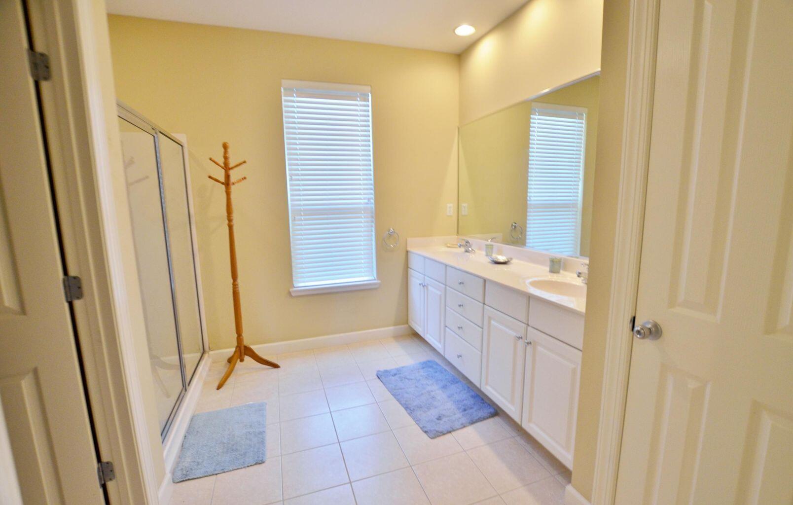 CRYSTAL LAKE - Residential Lease