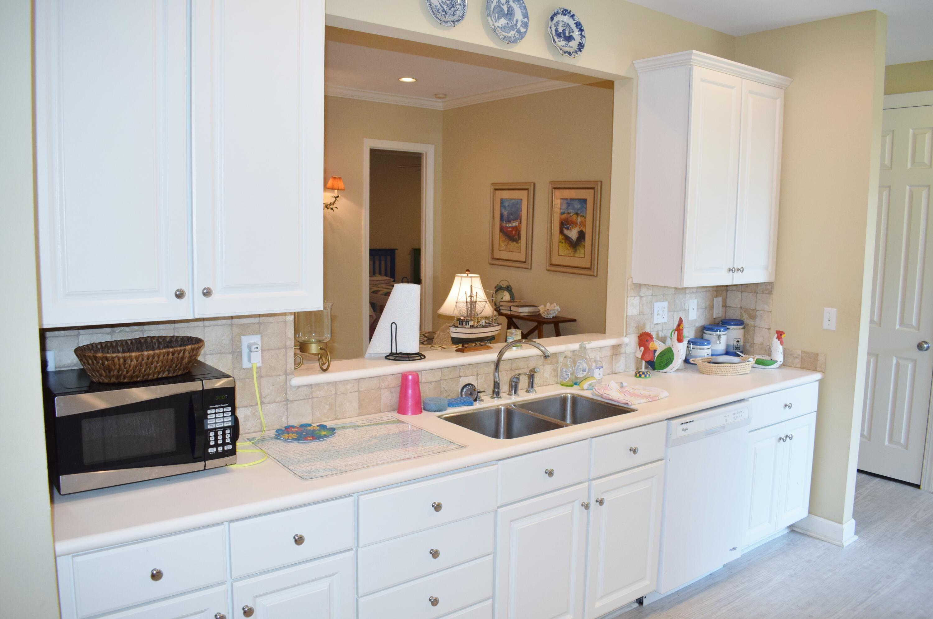 CRYSTAL LAKE - Residential Lease