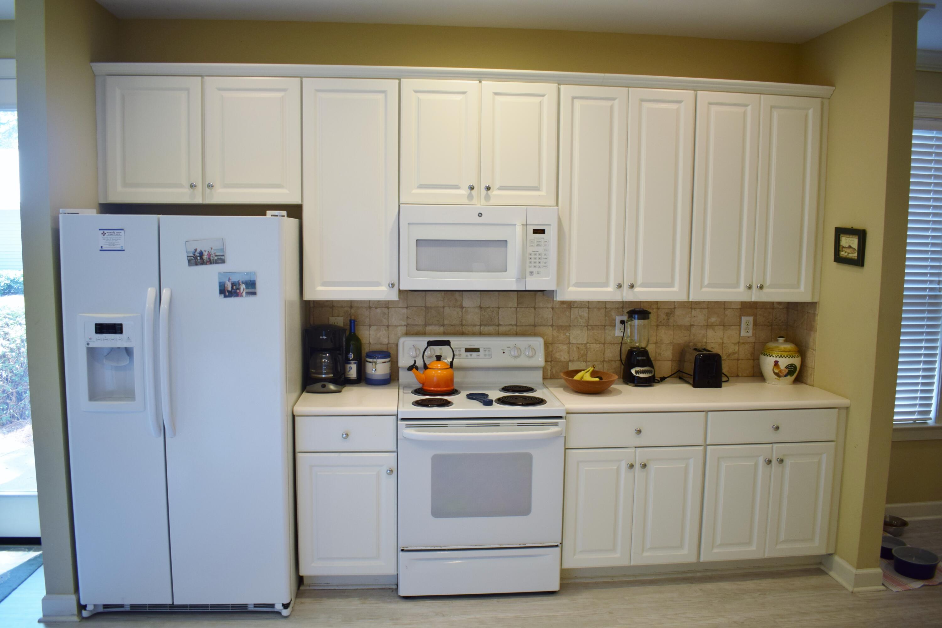 CRYSTAL LAKE - Residential Lease