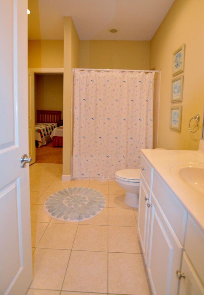 CRYSTAL LAKE - Residential Lease