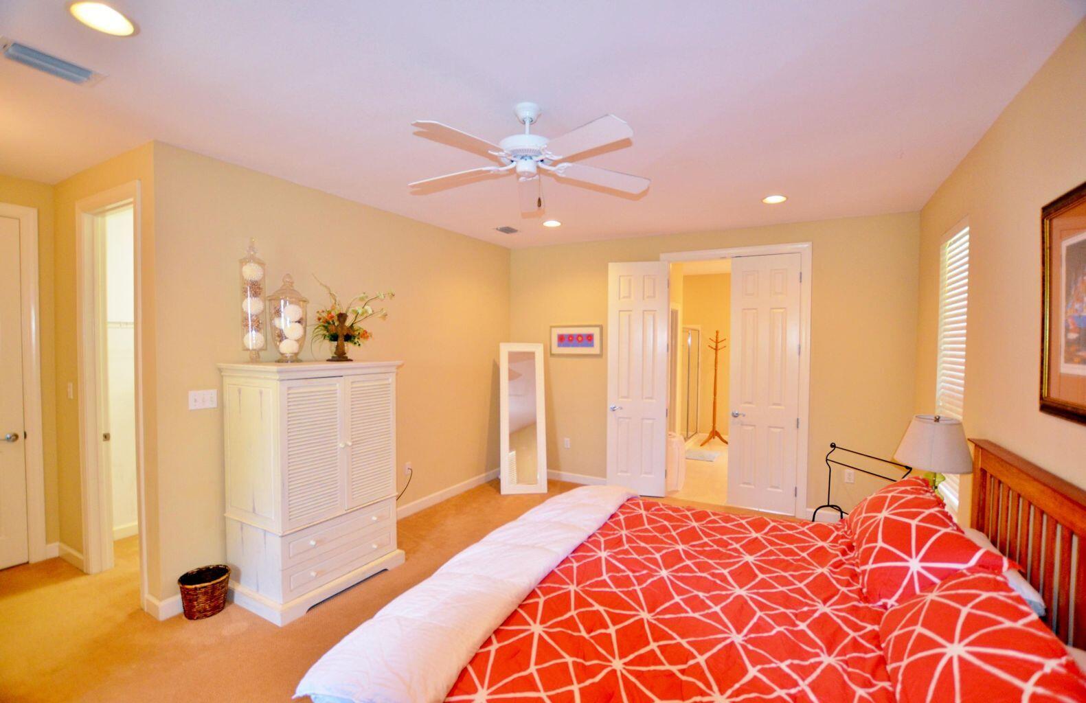 CRYSTAL LAKE - Residential Lease