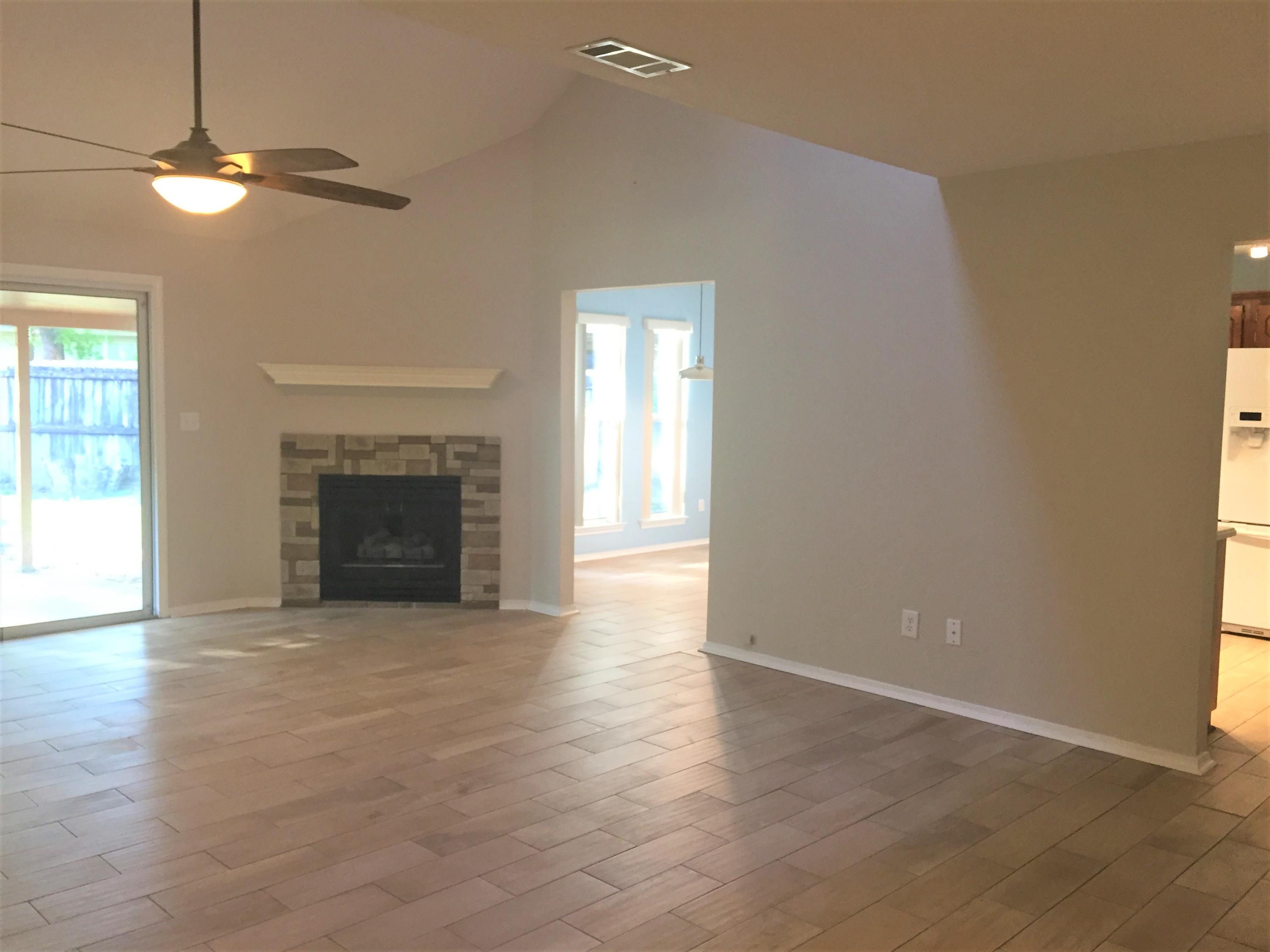 PINNACLE POINT - Residential Lease