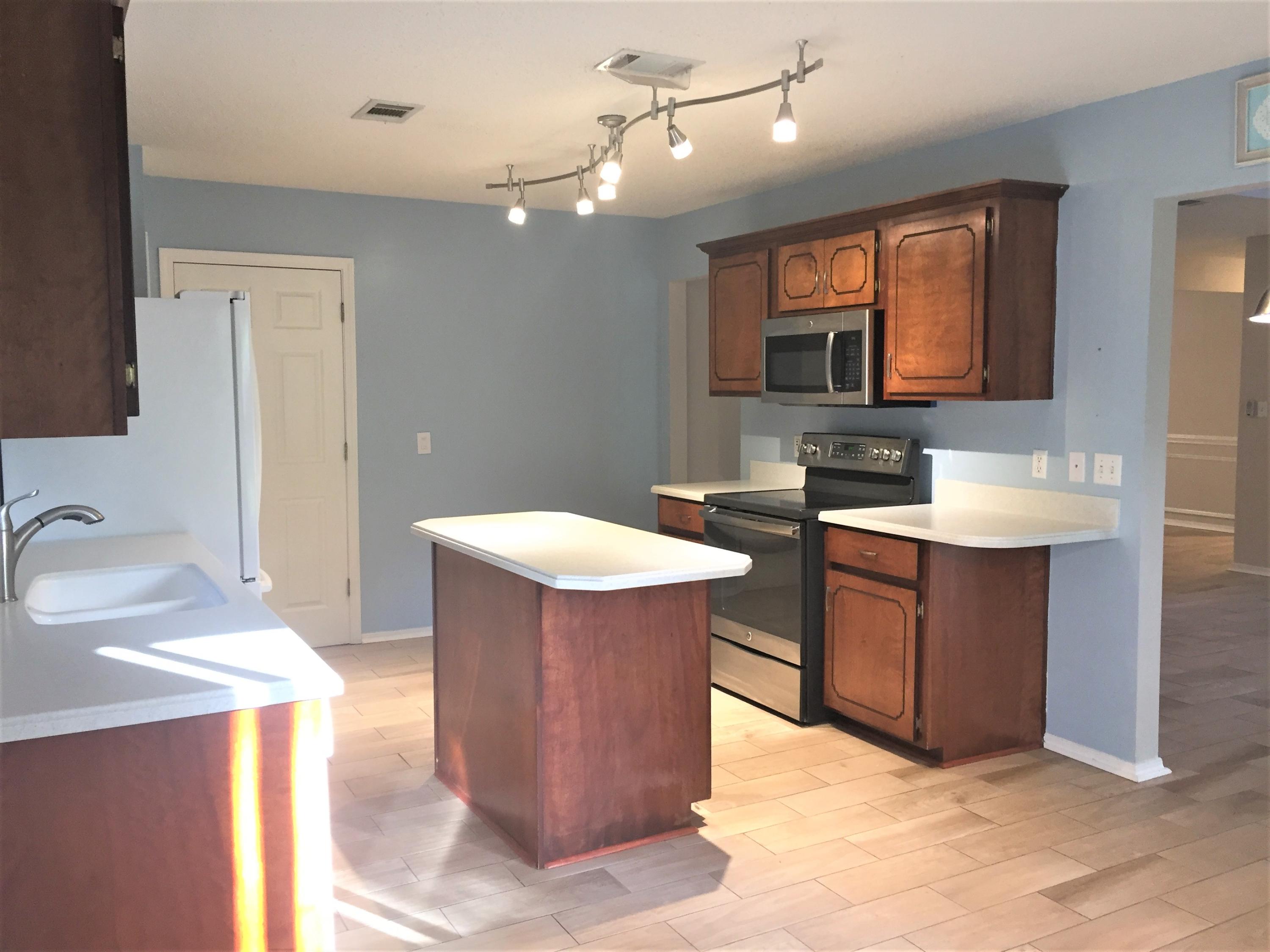 PINNACLE POINT - Residential Lease