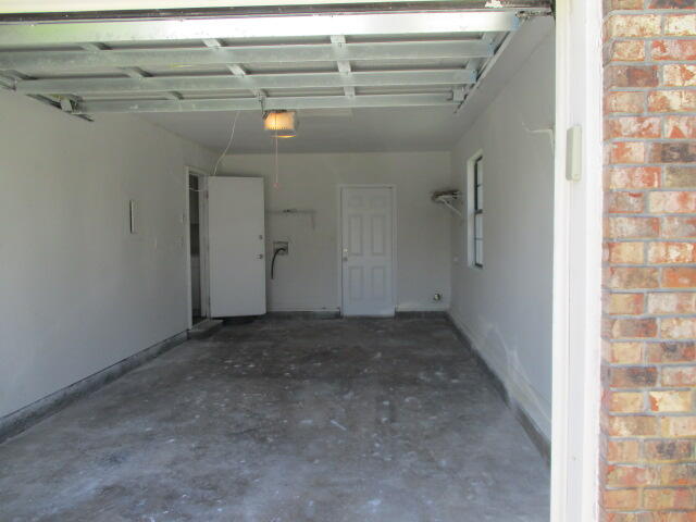 PINE MEADOWS 3RD ADDN - Residential Lease