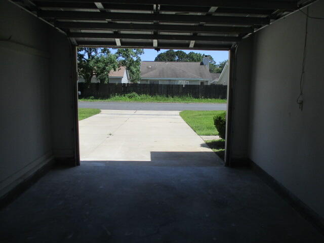 PINE MEADOWS 3RD ADDN - Residential Lease