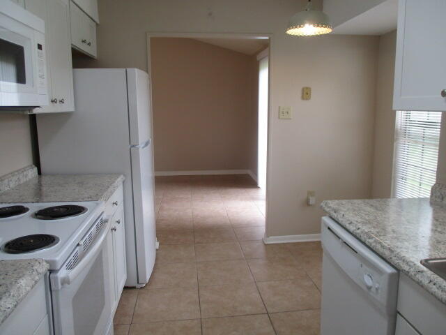 PINE MEADOWS 3RD ADDN - Residential Lease