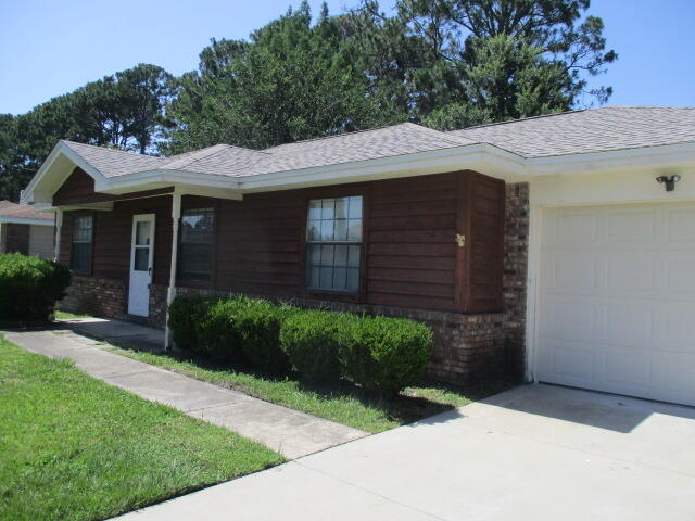 PINE MEADOWS 3RD ADDN - Residential Lease