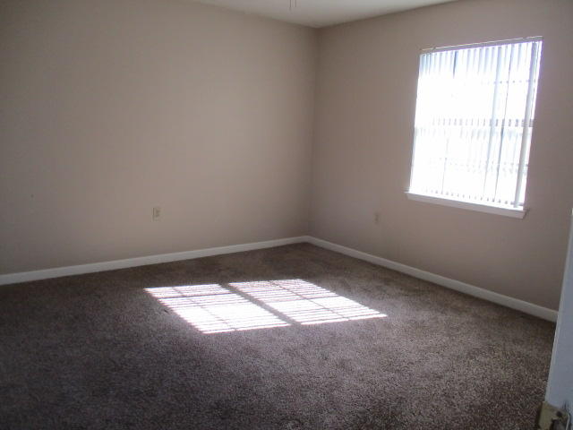 PINE MEADOWS 3RD ADDN - Residential Lease