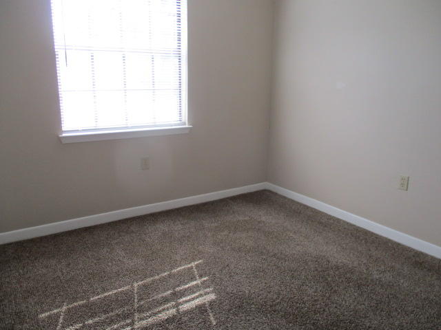PINE MEADOWS 3RD ADDN - Residential Lease