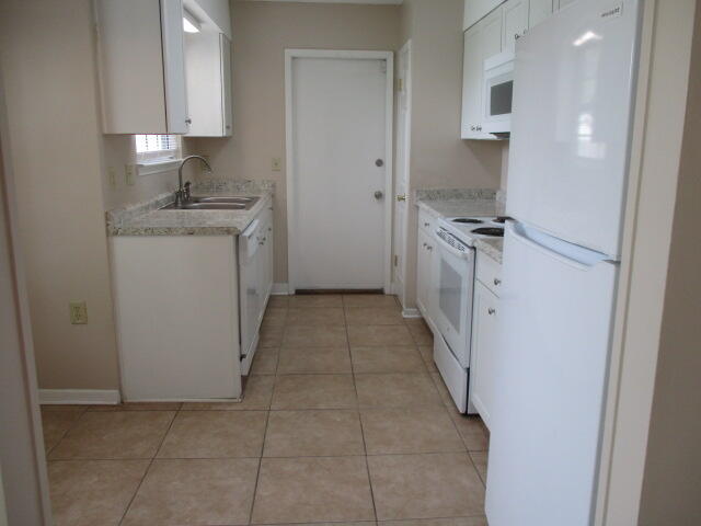PINE MEADOWS 3RD ADDN - Residential Lease