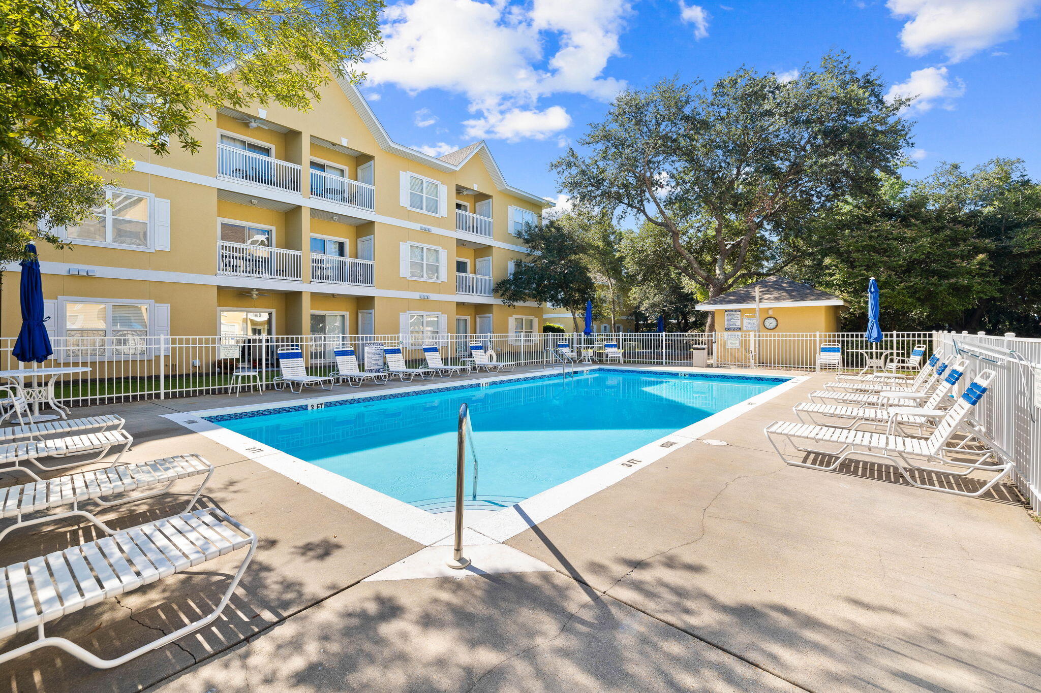 HERONS WATCH CONDO PH 2 - Residential