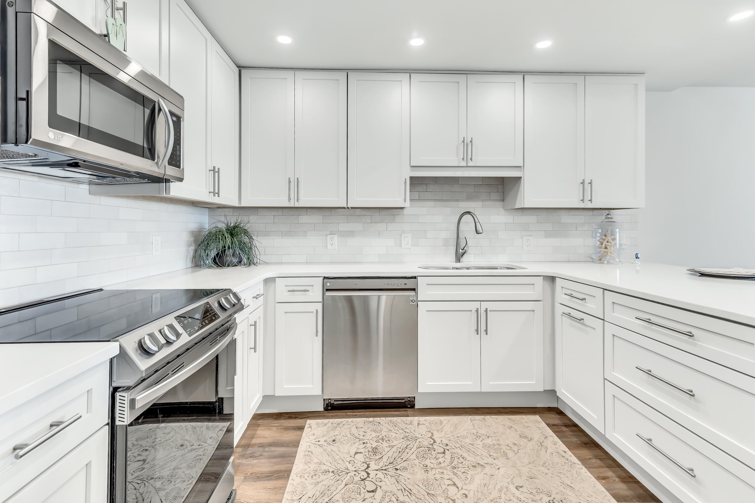 BEACH HOUSE CONDO PH 1 - Residential