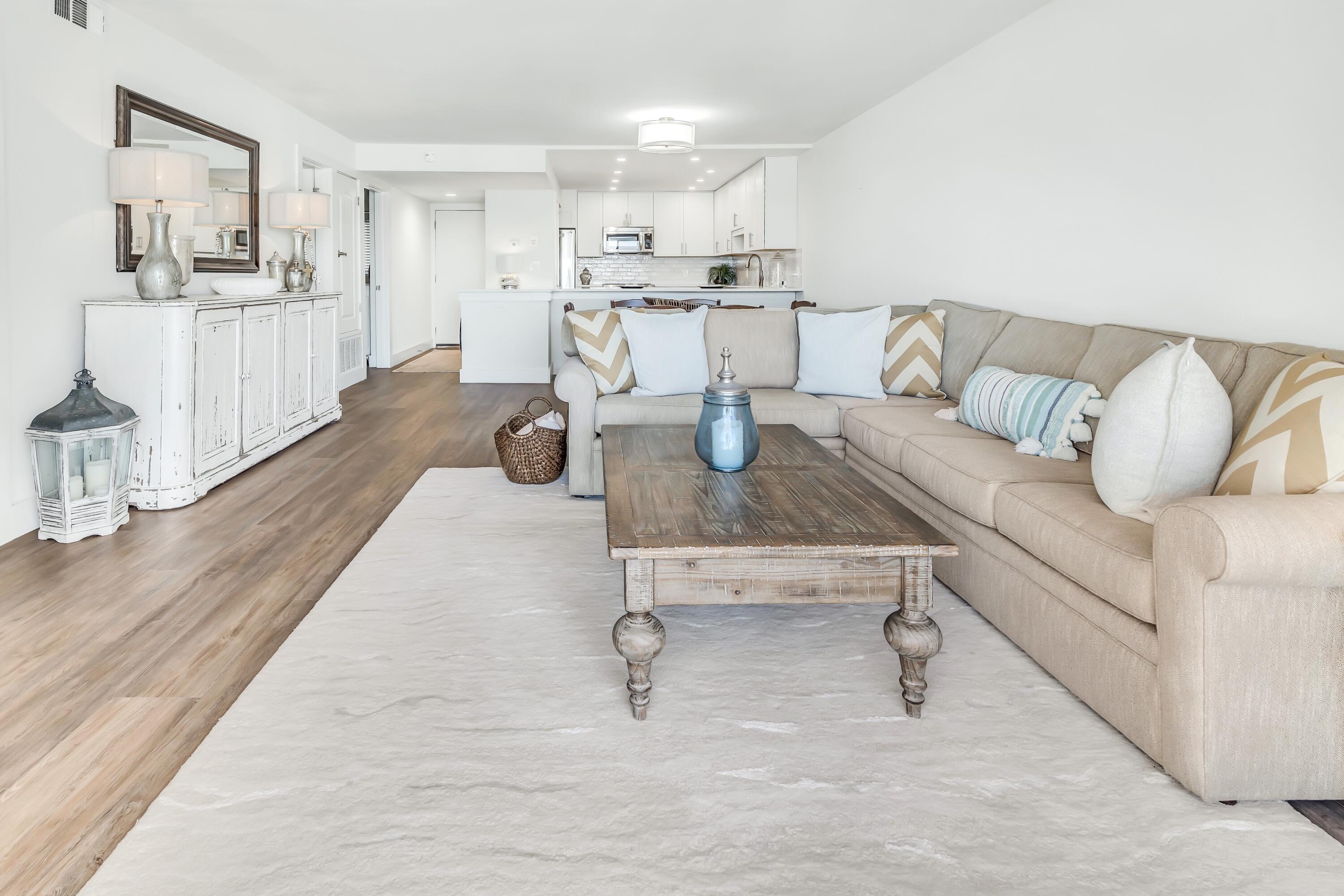 BEACH HOUSE CONDO PH 1 - Residential