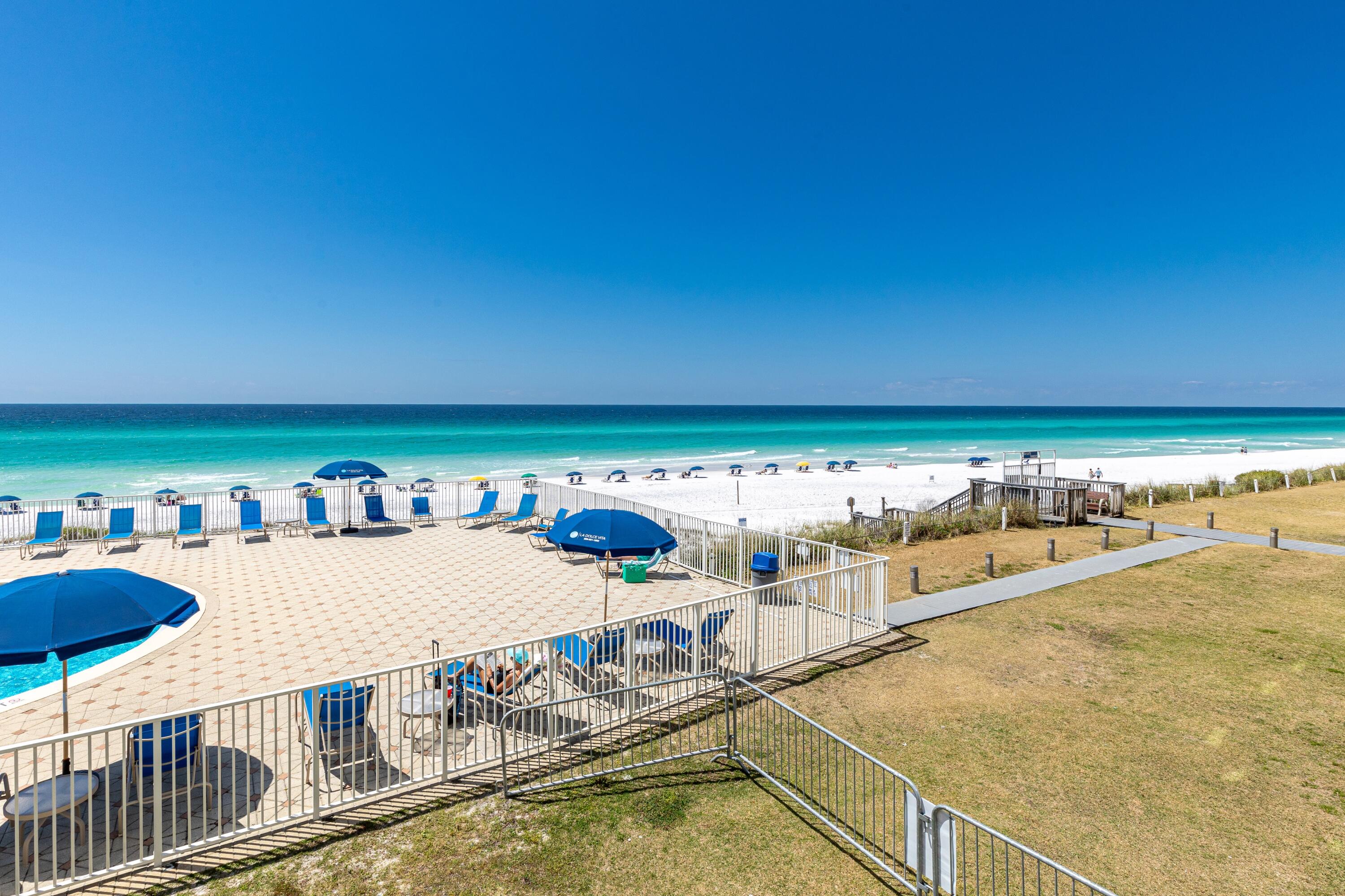 BEACH HOUSE CONDO PH 1 - Residential