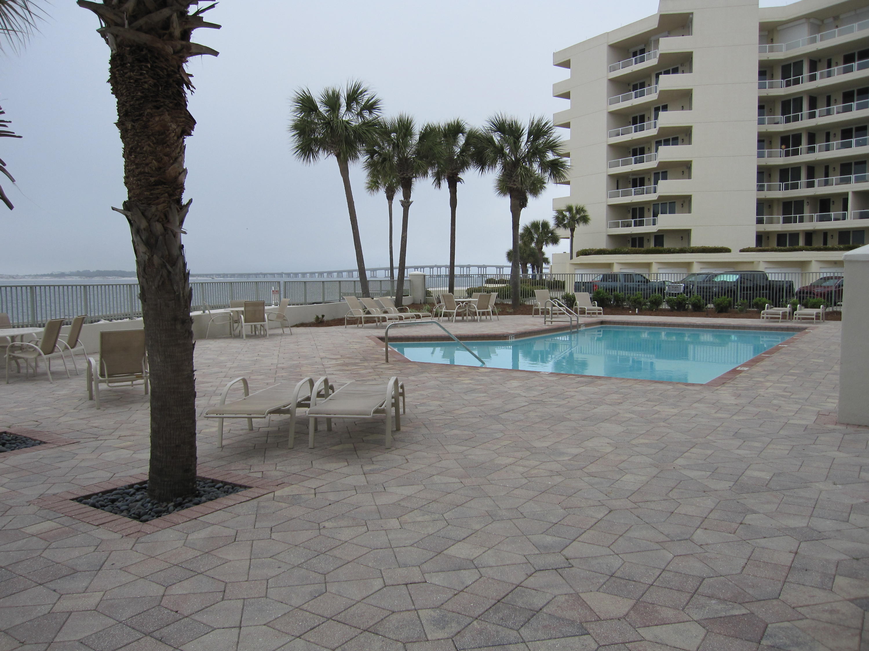 WATERVIEW TOWERS - Residential