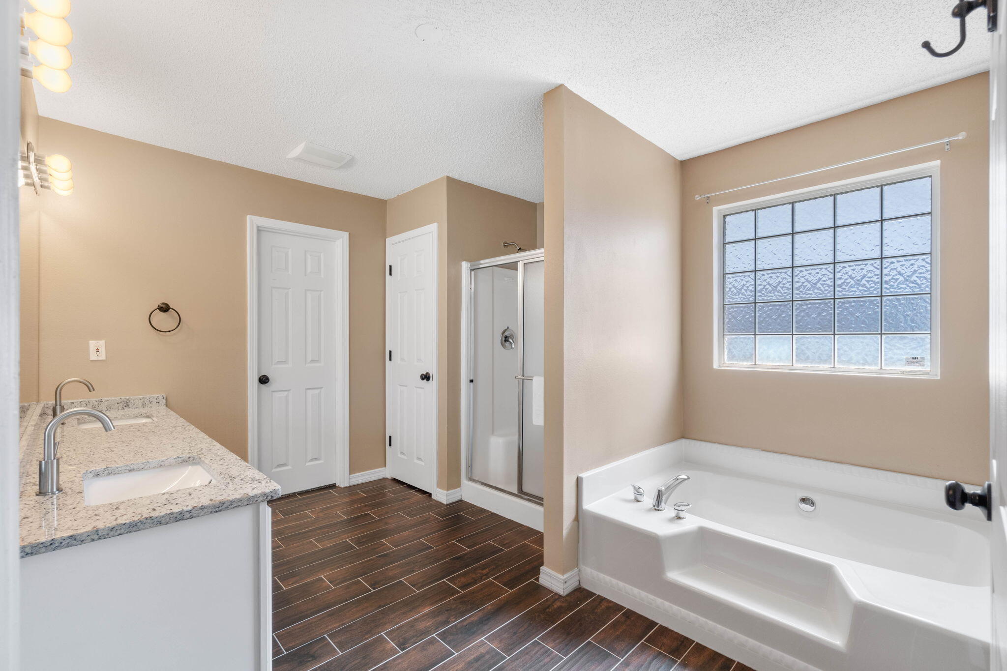 ASHBERRY WOODS - Residential