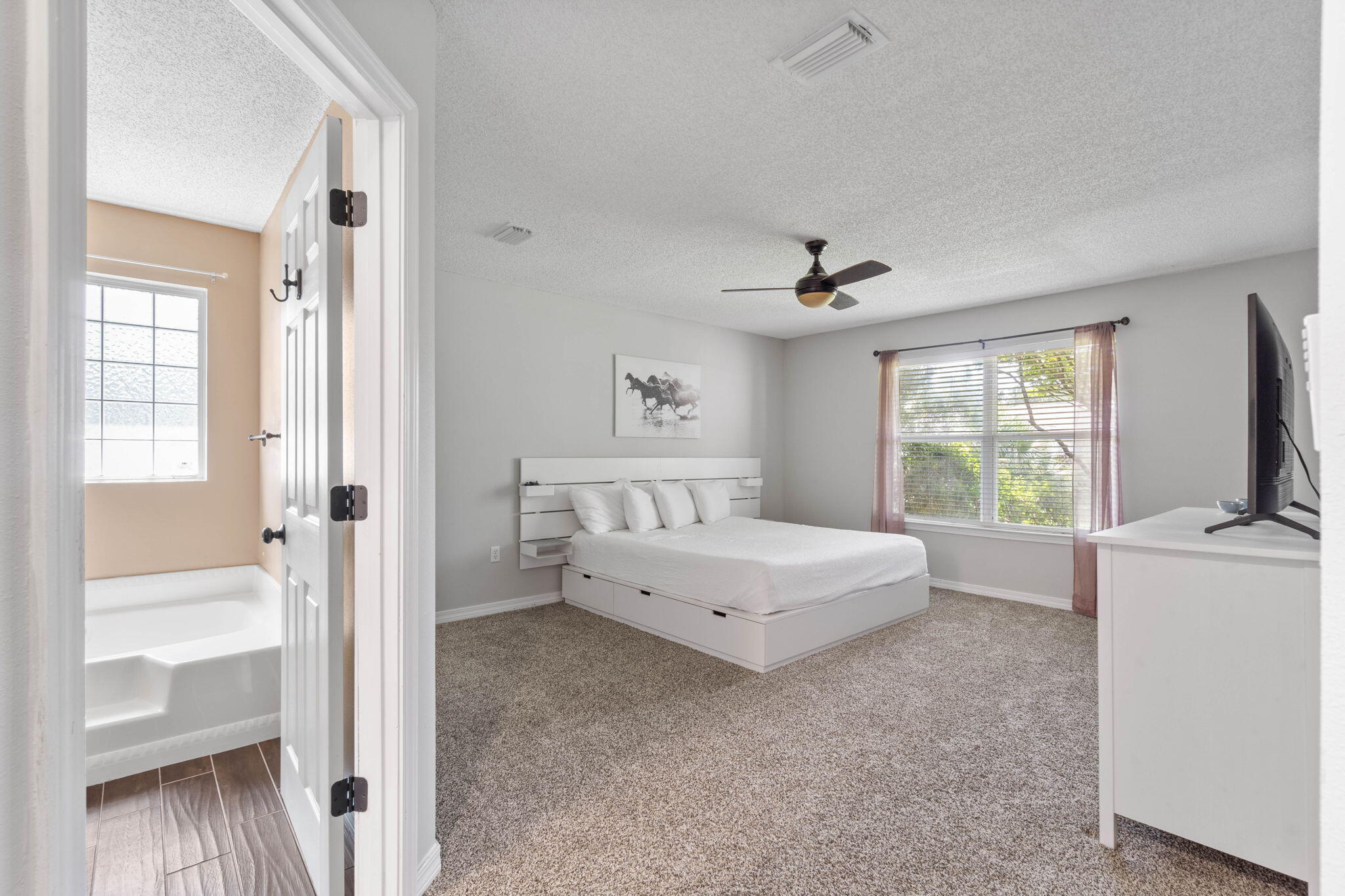 ASHBERRY WOODS - Residential