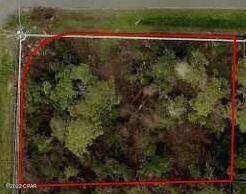 NO RECORDED SUBDIVISION - Land